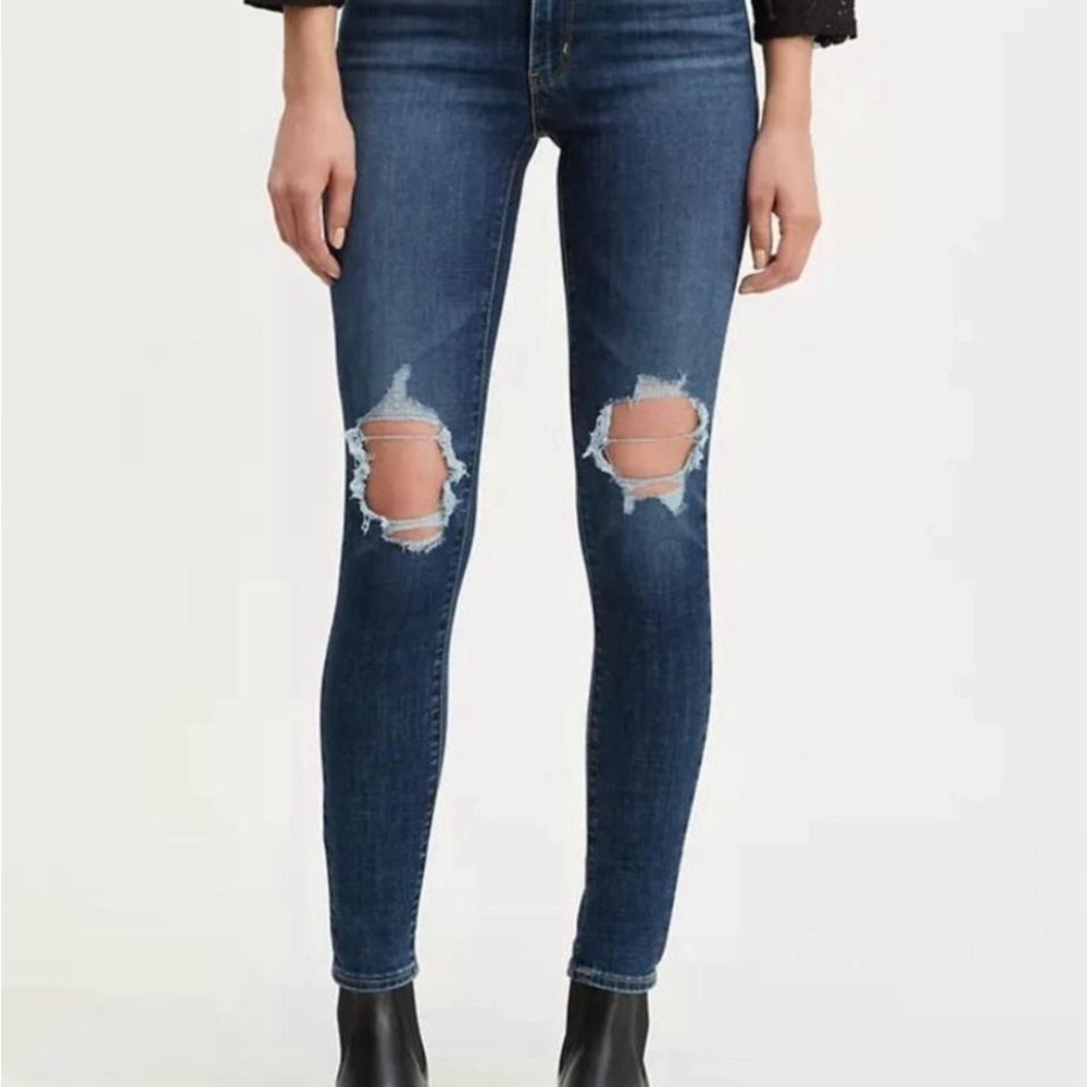 Levi's Mid Rise Ripped Skinny Jeans